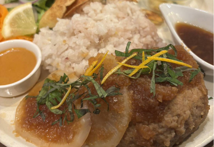 【月替わりDINNER PLATE】柚子香る豆腐ハンバーグ大根みぞれ煮込み