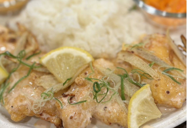 【月替わりDINNER PLATE】鶏のフリット檸檬とマスタードのエマルジョンソース